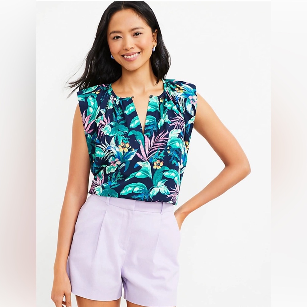 Loft Botanical Flutter Sleeve Shell size Medium